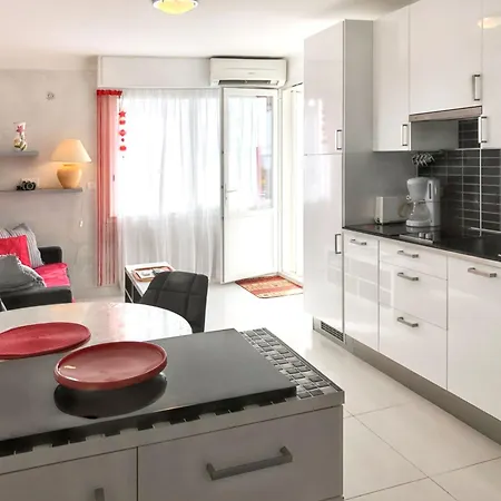 A Avec Vue Sur La Mer, 33 M² Apartment Cannes